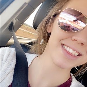 Meet your Posher, Brooke